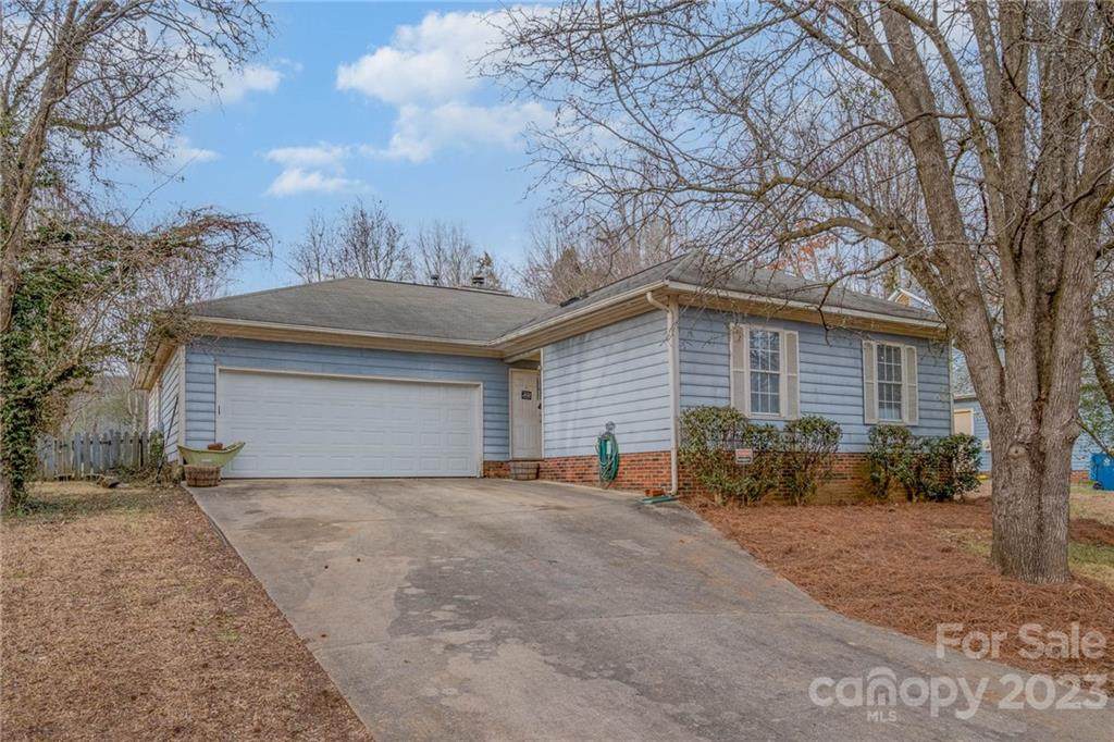 5514 Vandora Drive - Photo 1