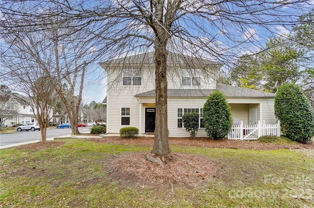 12249 Savannah Garden Drive - Photo 1