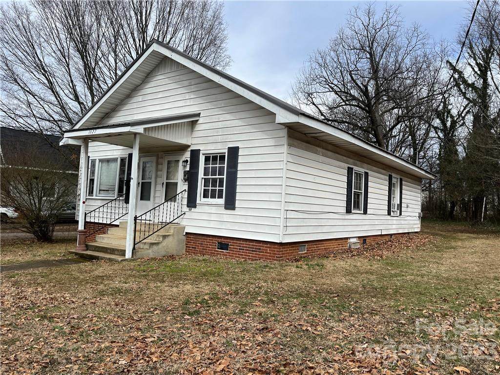 1627 B Avenue - Photo 1