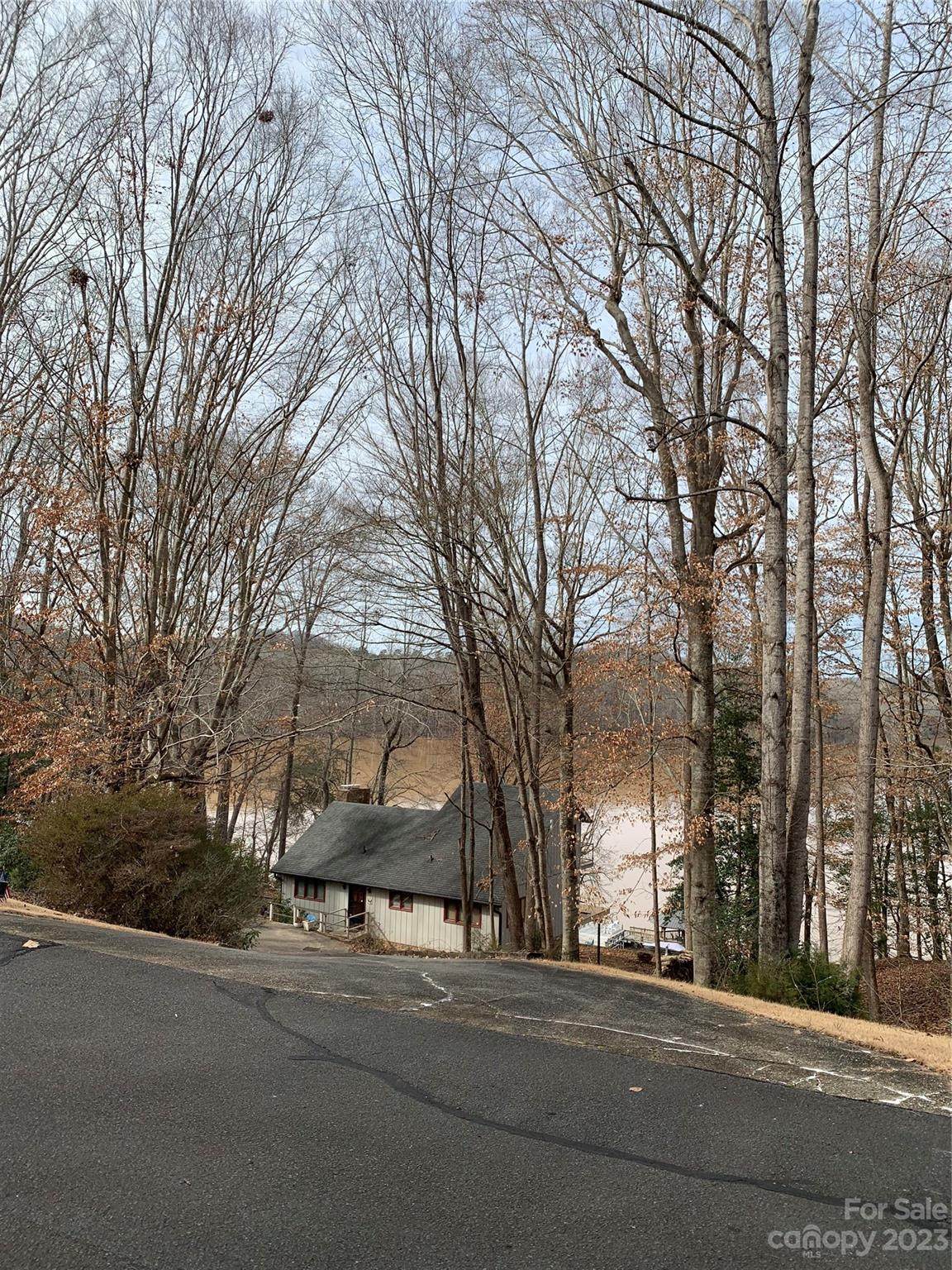 231 Overlook Drive - Photo 1