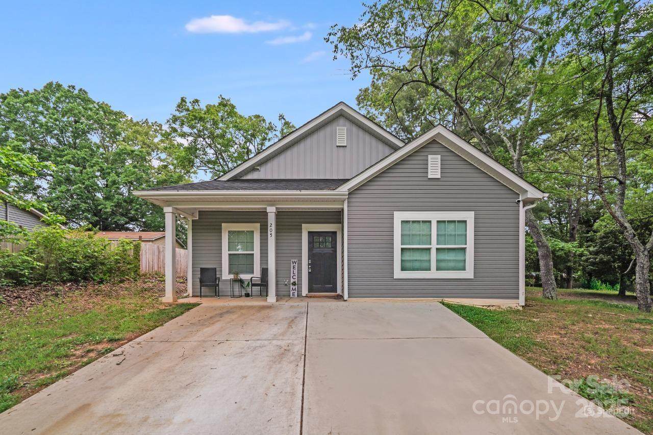 205 Maine Avenue - Photo 1