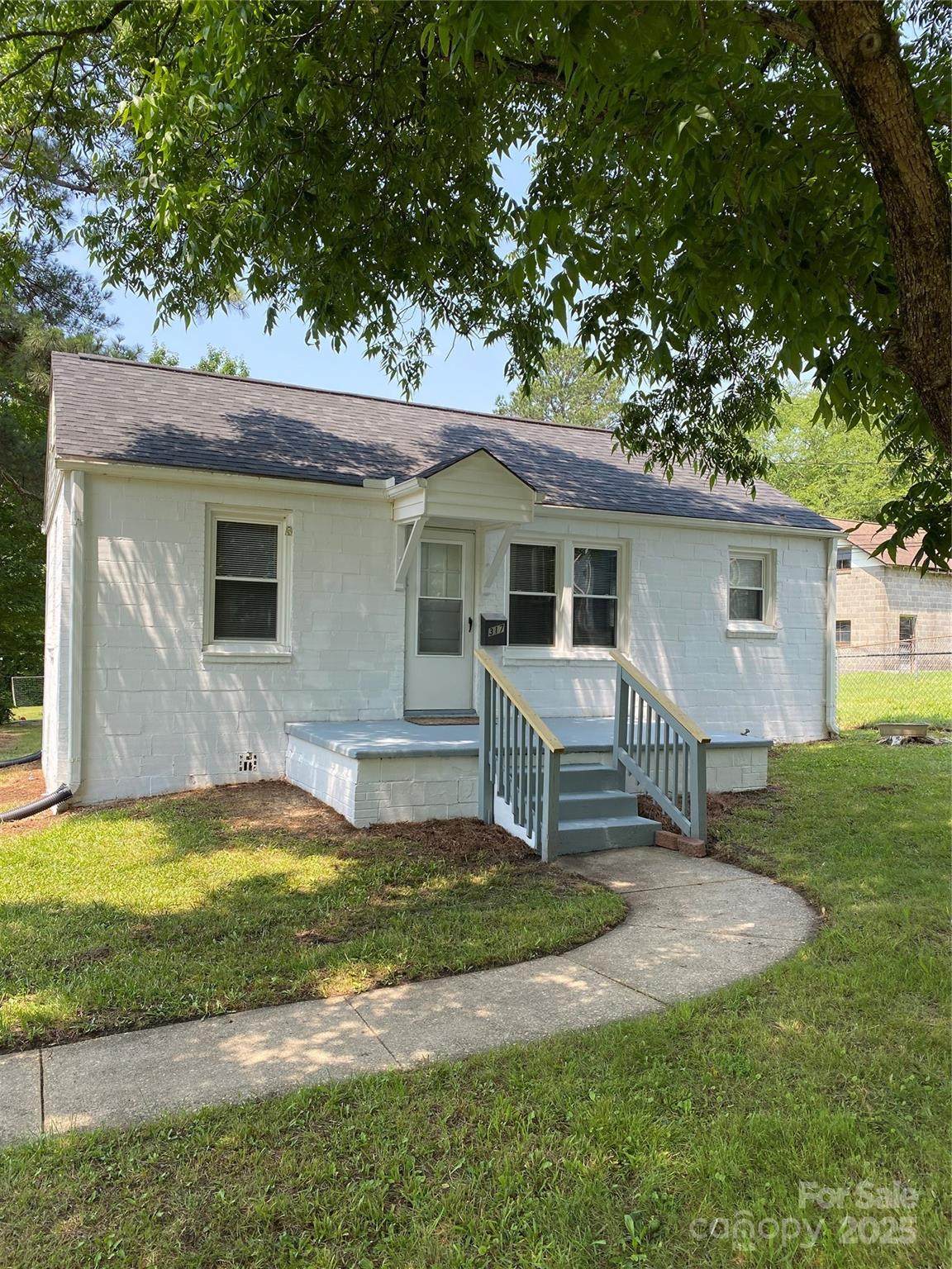 317 Heilig Avenue - Photo 1