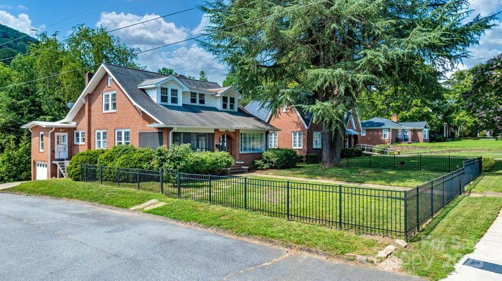 584 Rutherford Road - Photo 1