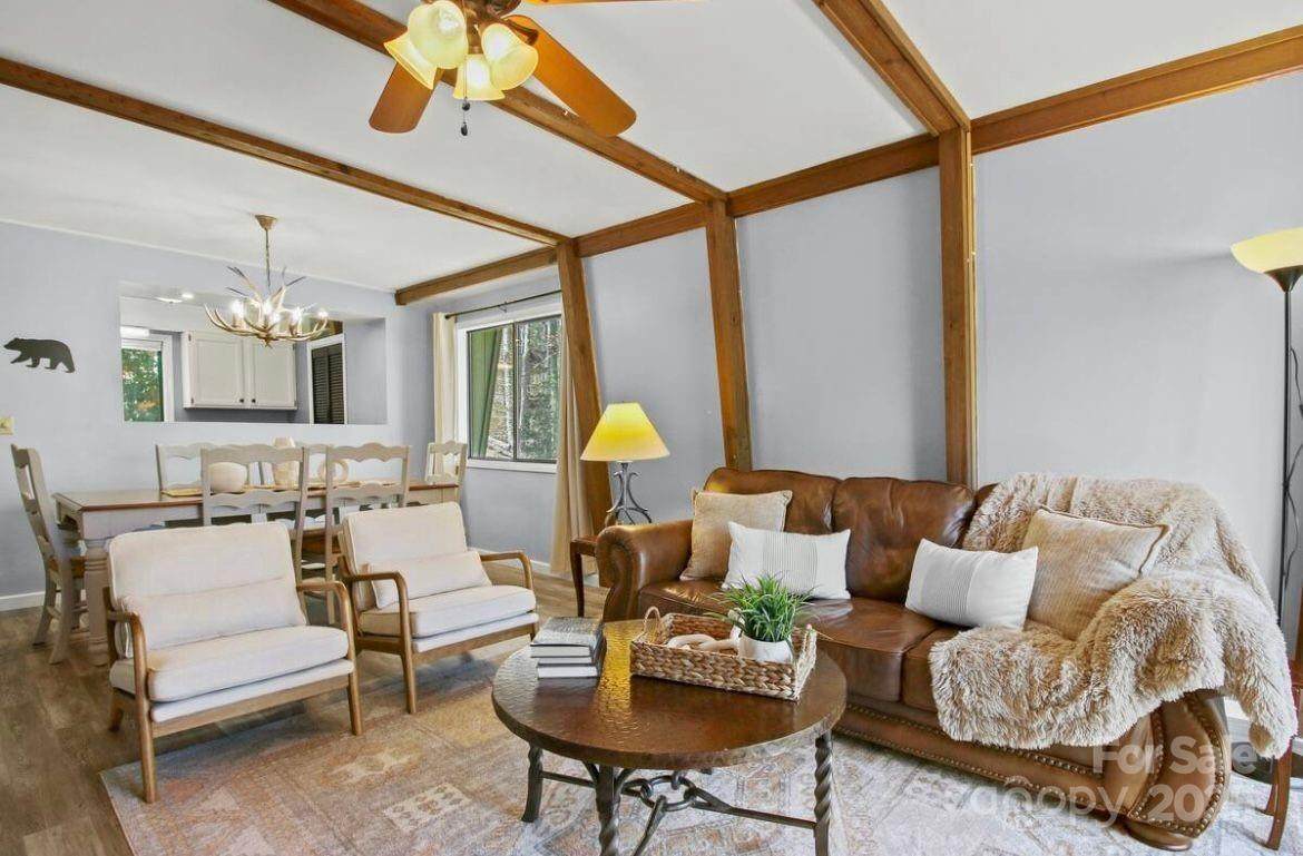 26 Pinetop Circle - Photo 1