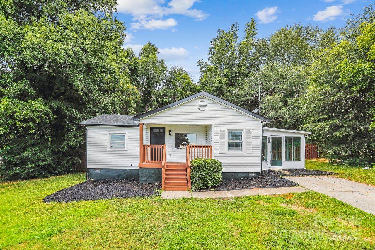 201 Hoyle Circle - Photo 1