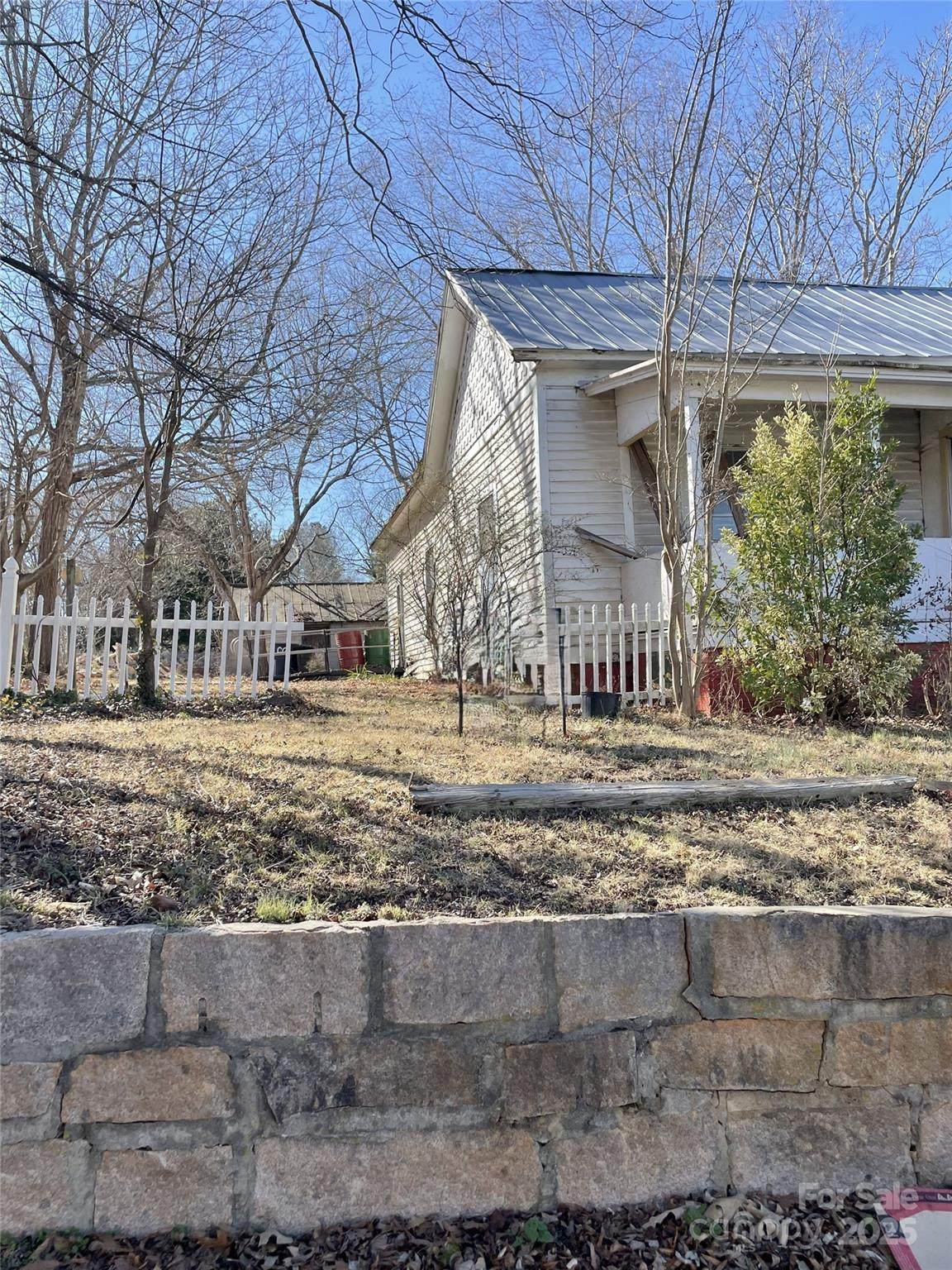 121 Centerview Street - Photo 1