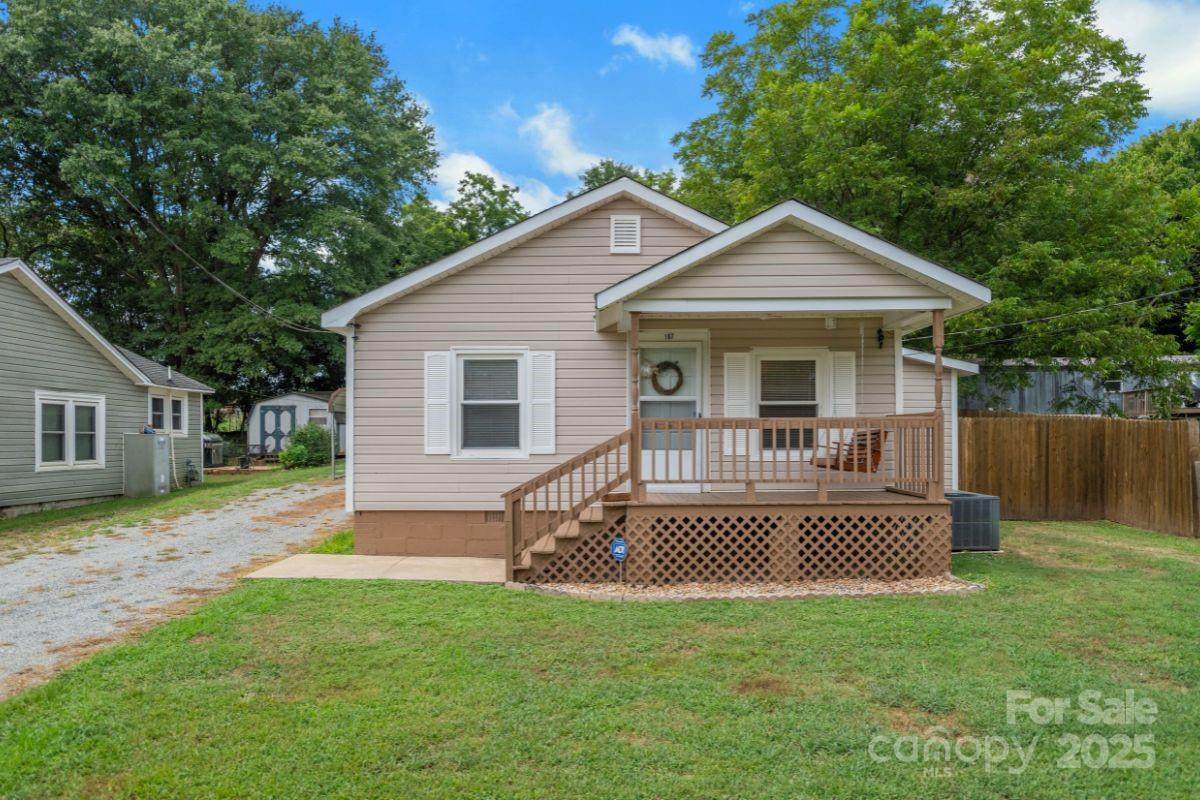 107 Apricot Street - Photo 1