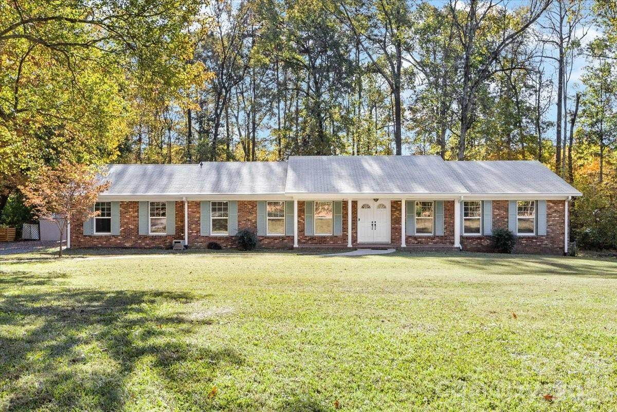 1840 Stoneyridge Drive - Photo 1
