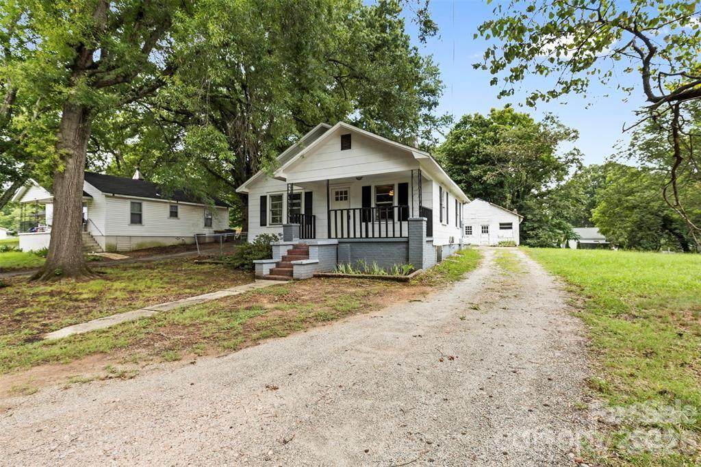 323 20th Street - Photo 1