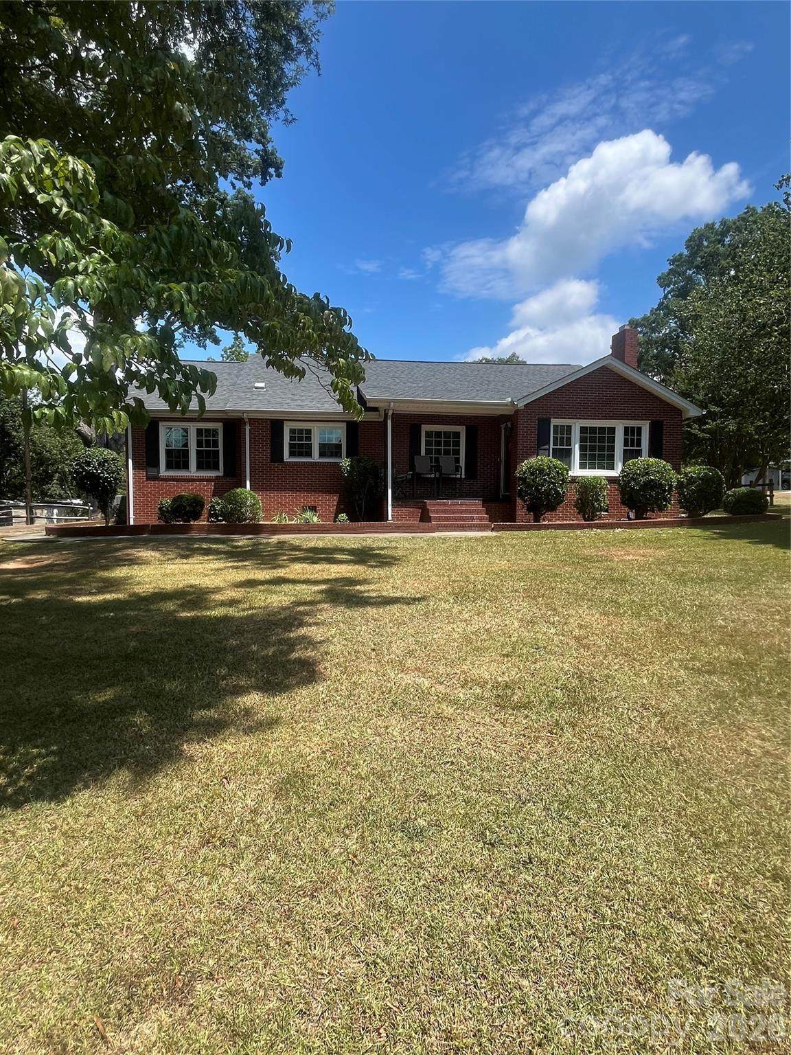 569 Great Falls Highway - Photo 1