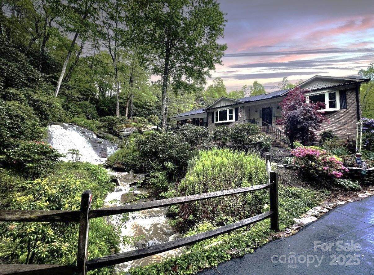 439 Deerhaven Lane - Photo 1