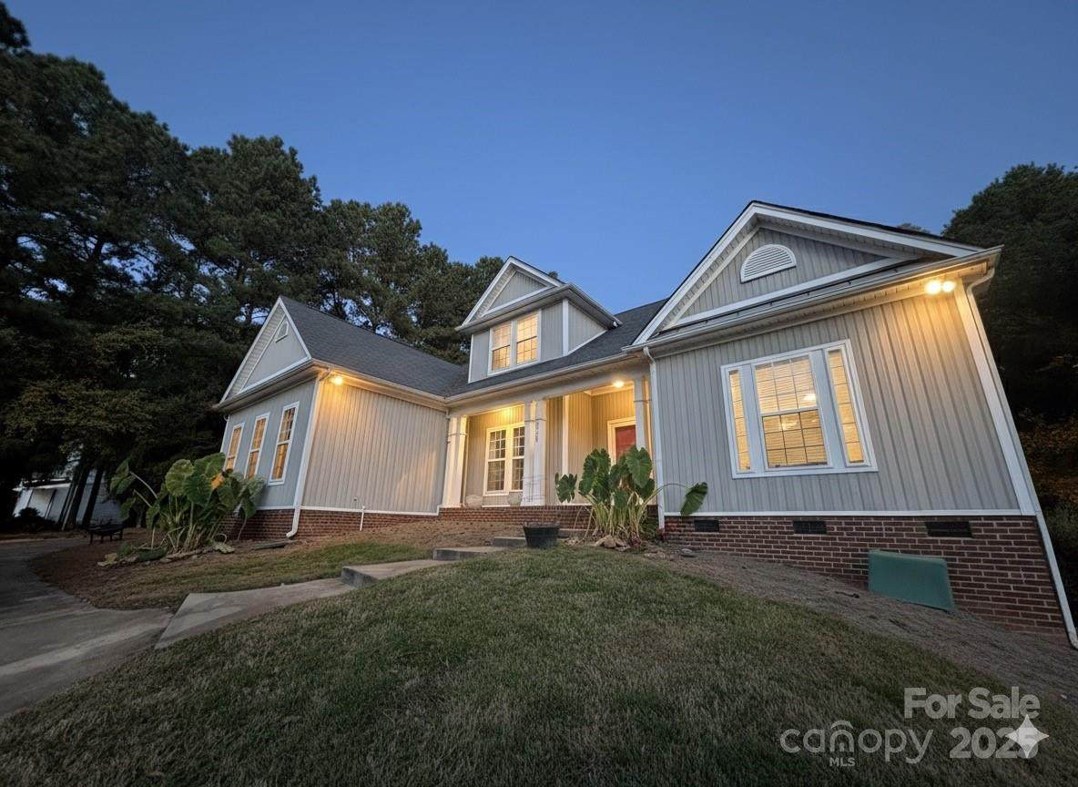 8738 Dartmoor Place - Photo 1