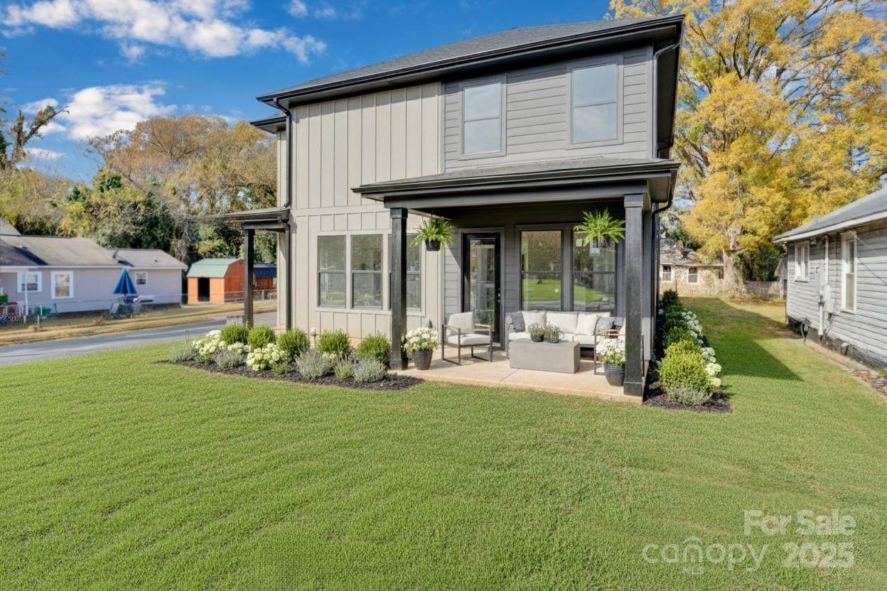 1024 Pryor Street - Photo 1