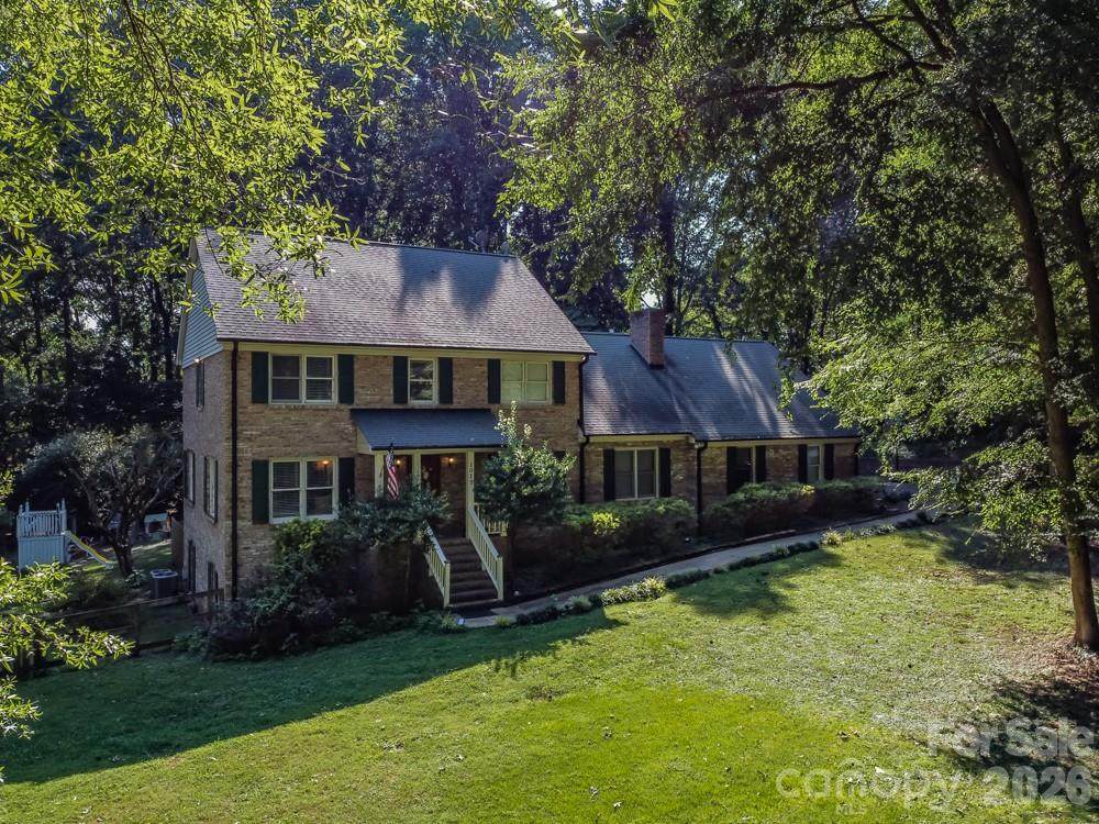 1015 Quail Circle - Photo 1