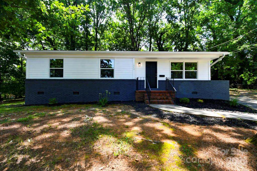 1513 Greenview Place - Photo 1