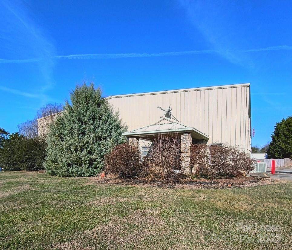 114 Michael Drive - Photo 1