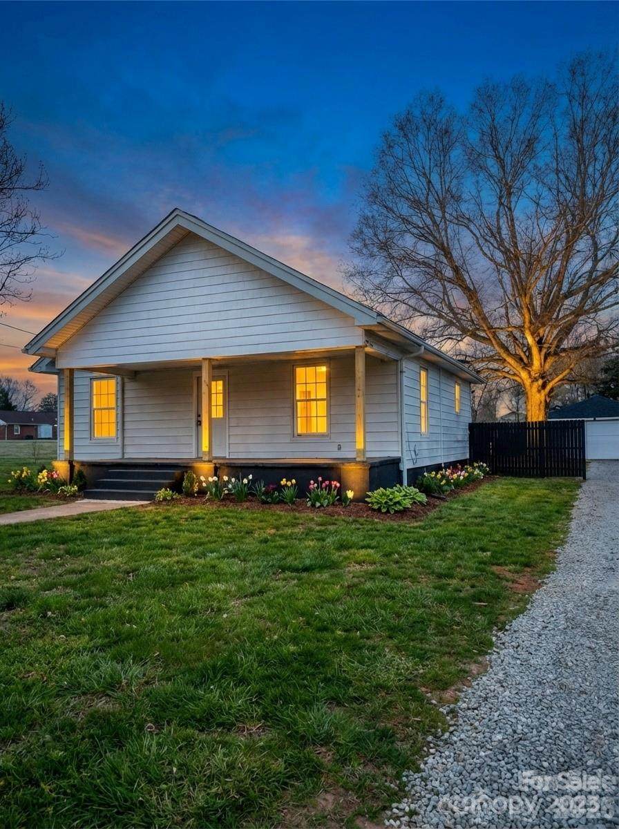 102 Watterson Street - Photo 1