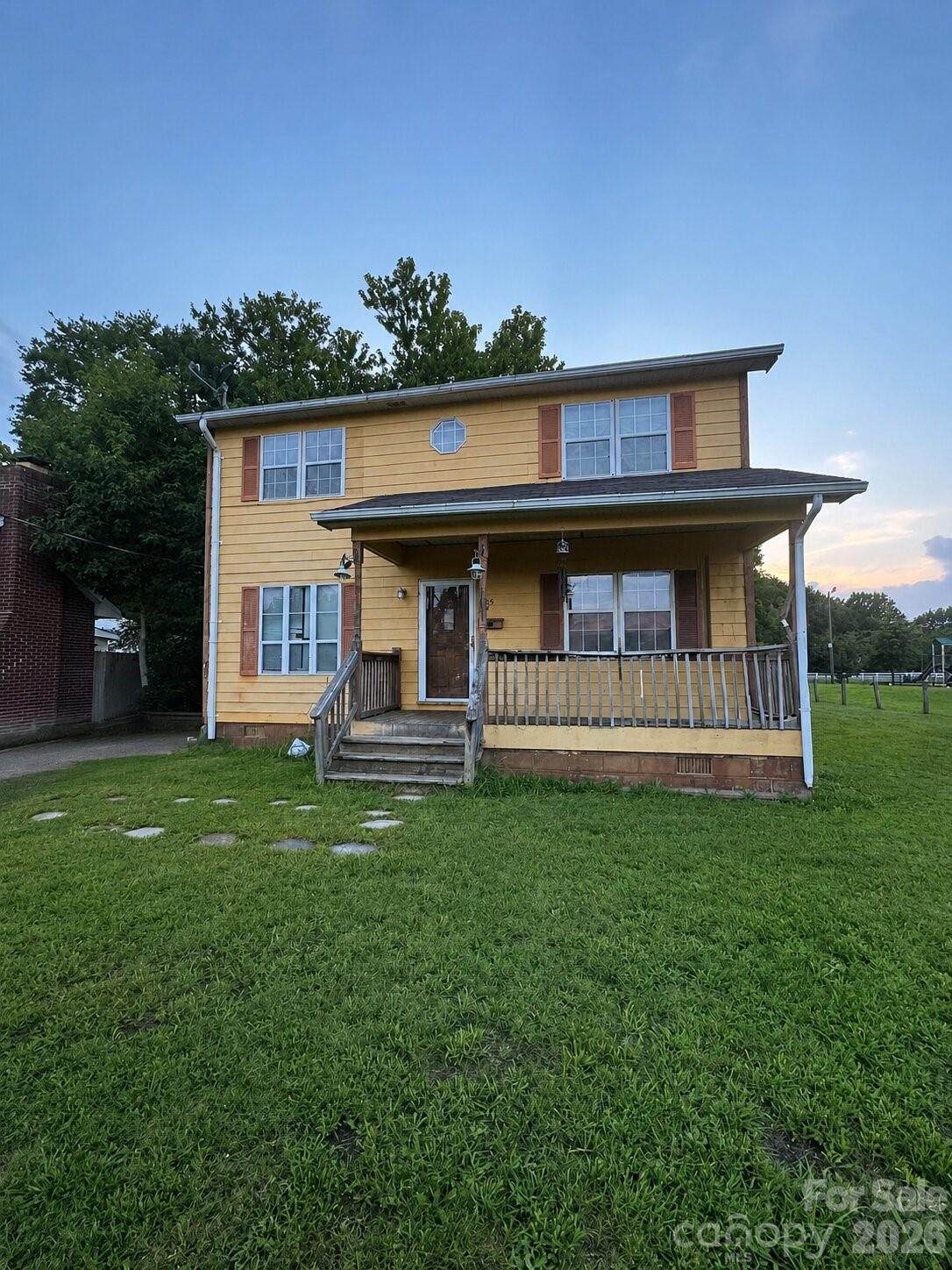 305 Mobley Street - Photo 1