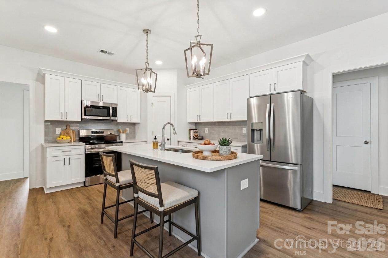 700 6th Street - Photo 1