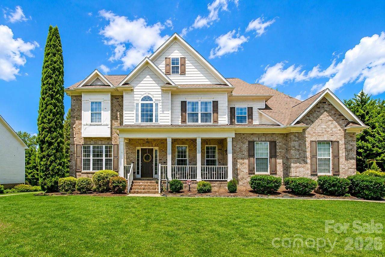 10209 Treetop Lane - Photo 1