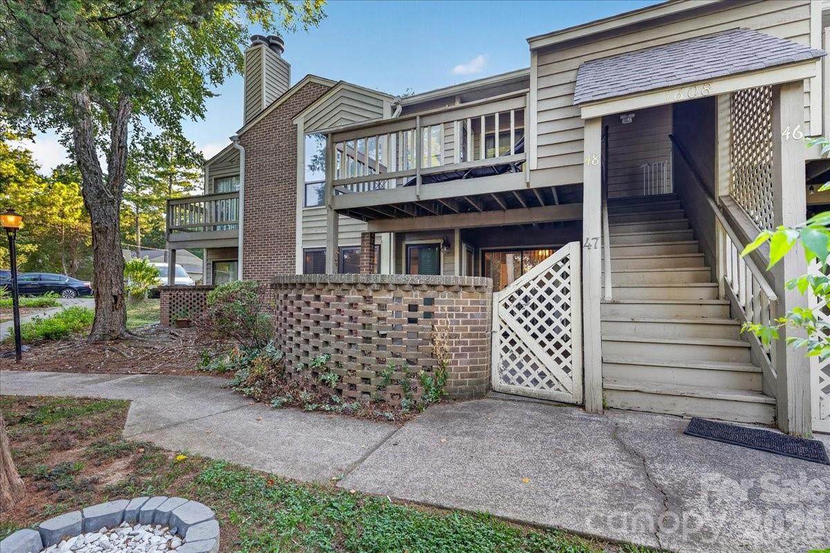 1608 Sharon Road - Photo 1