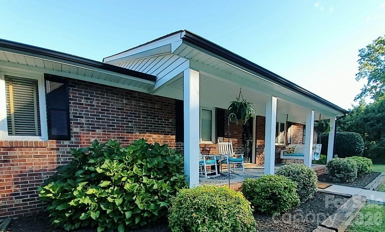 318 Rutledge Road - Photo 1
