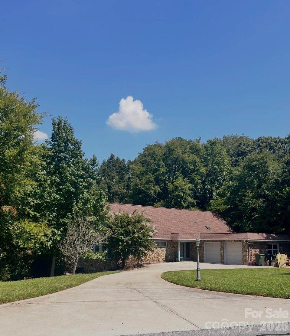 101 Forest Cliff Court - Photo 1