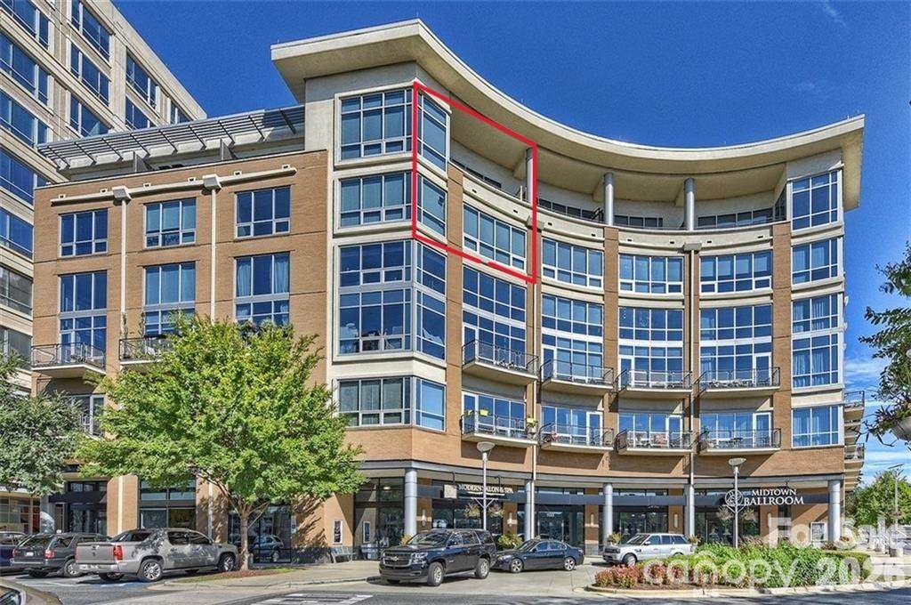 1133 Metropolitan Avenue - Photo 1