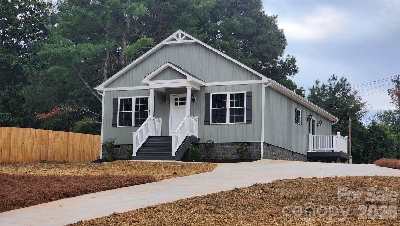 405 Falls Avenue - Photo 1