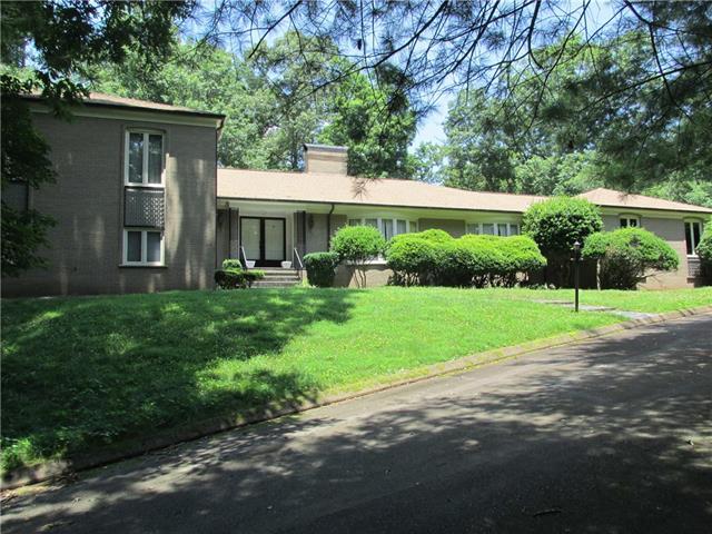 704 Campbell Avenue - Photo 1