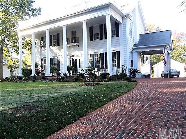 414 Hibriten Avenue - Photo 1