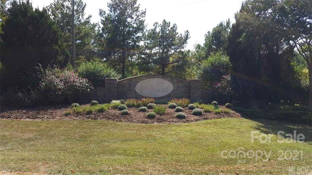 136 Oak Point Lane - Photo 1
