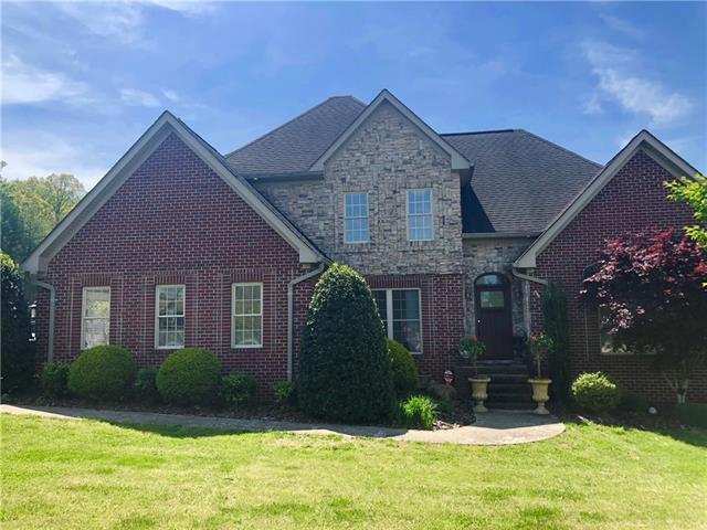 407 Woodridge Drive - Photo 1