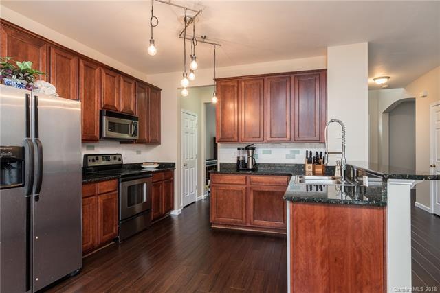 17939 Crossing Circle - Photo 1