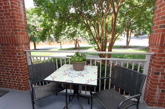1829 Kenilworth Avenue - Photo 1