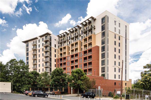 701 Royal Court - Photo 1
