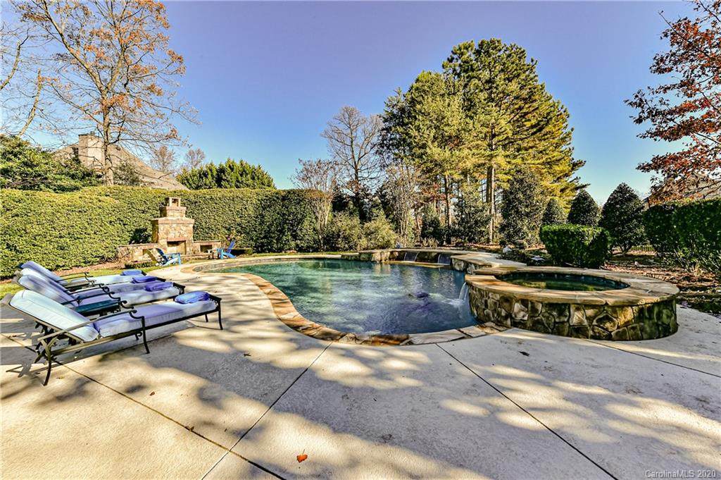 18912 Peninsula Point Drive - Photo 1