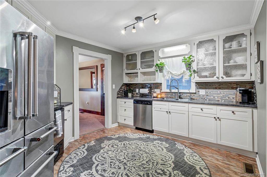 9023 Providence Road - Photo 1