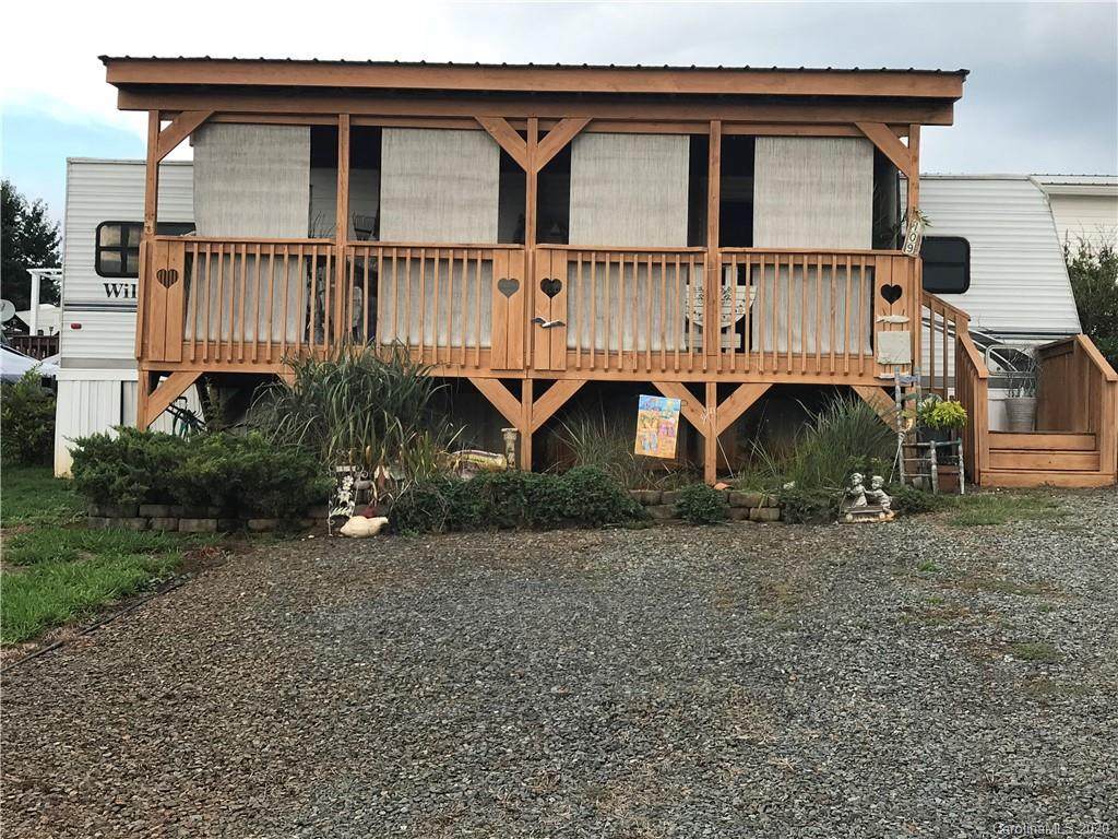 109 Robin Lane - Photo 1