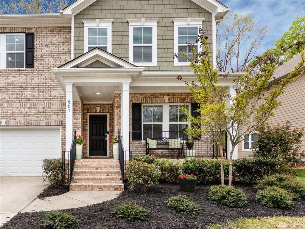 1907 Madeira Circle - Photo 1