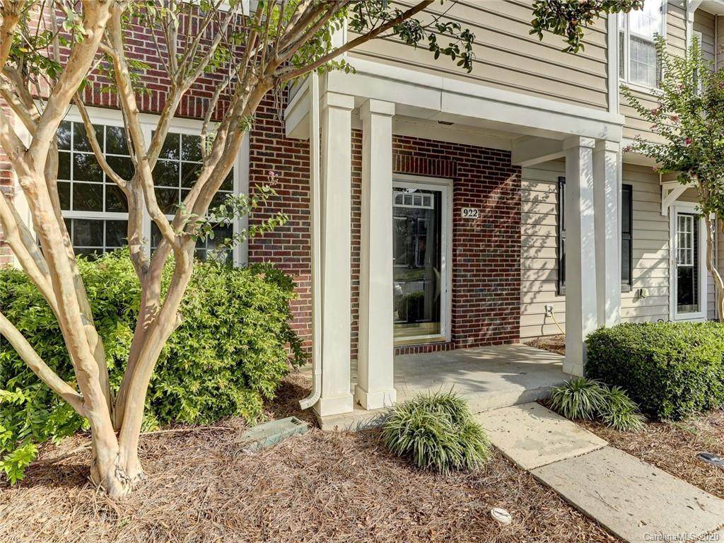 922 Azurine Circle - Photo 1