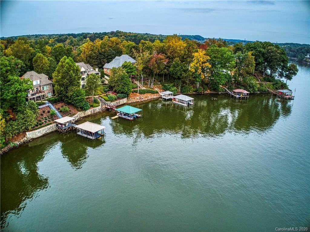966 Astoria Parkway - Photo 1