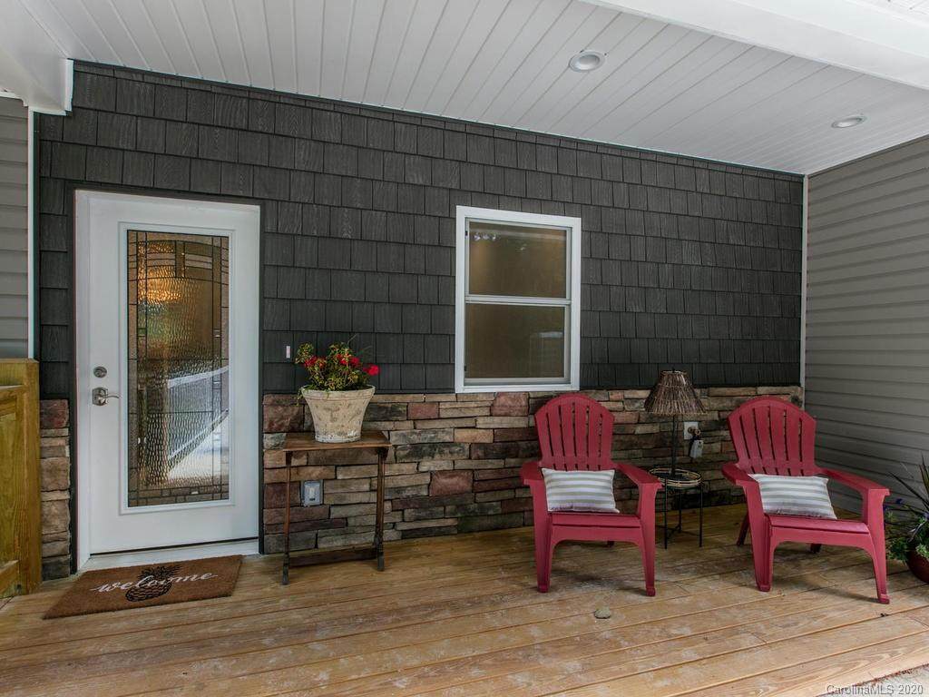 1896 Upper Ridgewood Boulevard - Photo 1