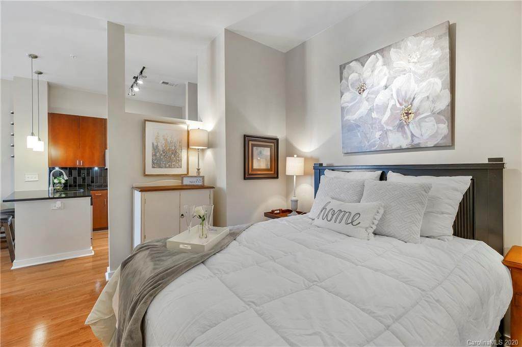 525 6th Street - Photo 1