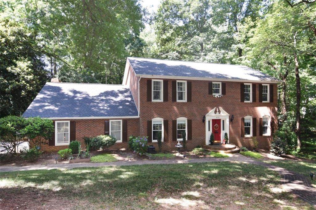 815 21st Avenue Drive - Photo 1