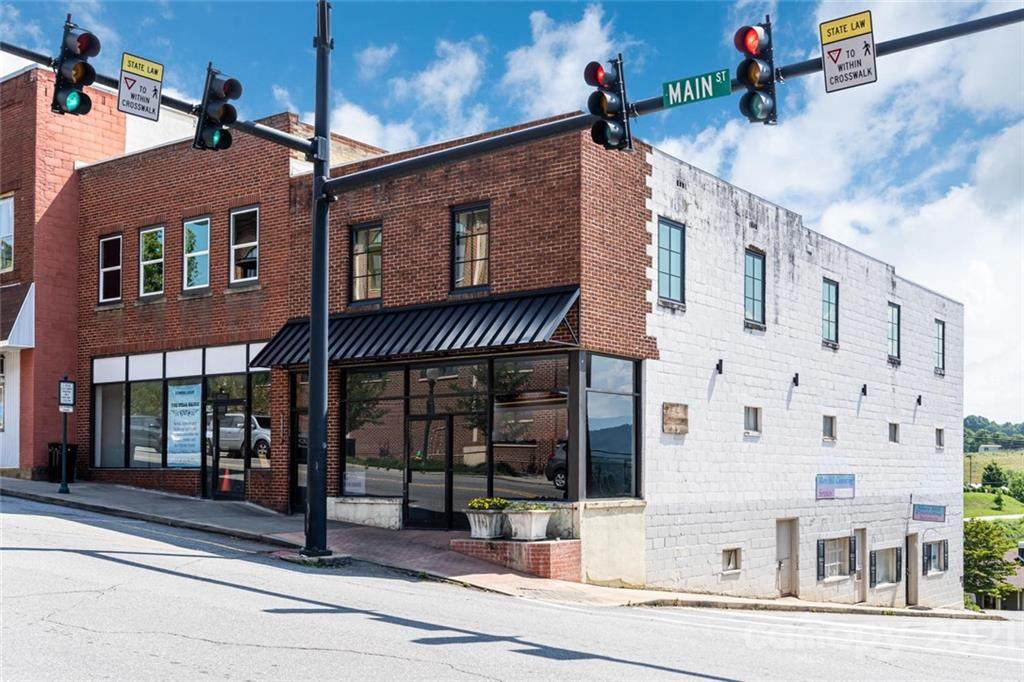 10 Main Street - Photo 1
