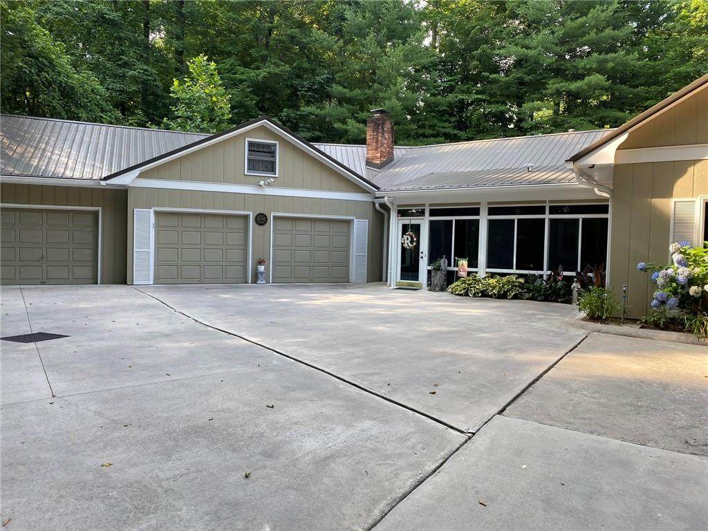 833 Cherokee Place - Photo 1
