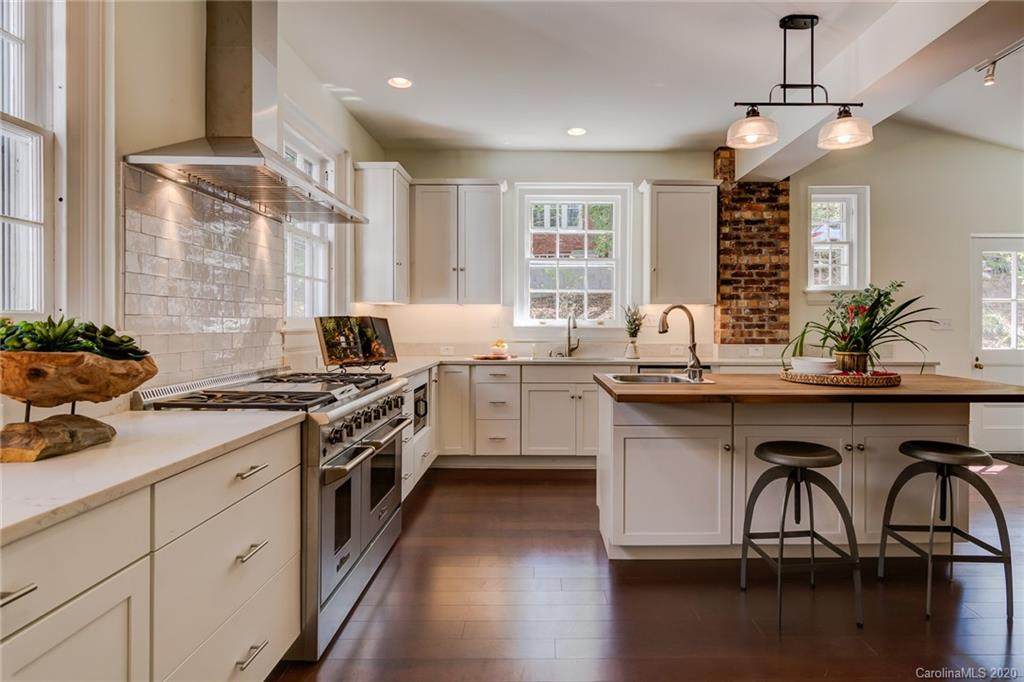 1 Sunset Parkway - Photo 1