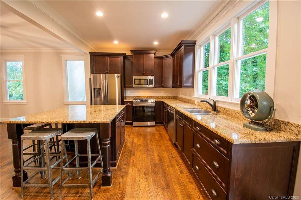 901 Essex Street - Photo 1