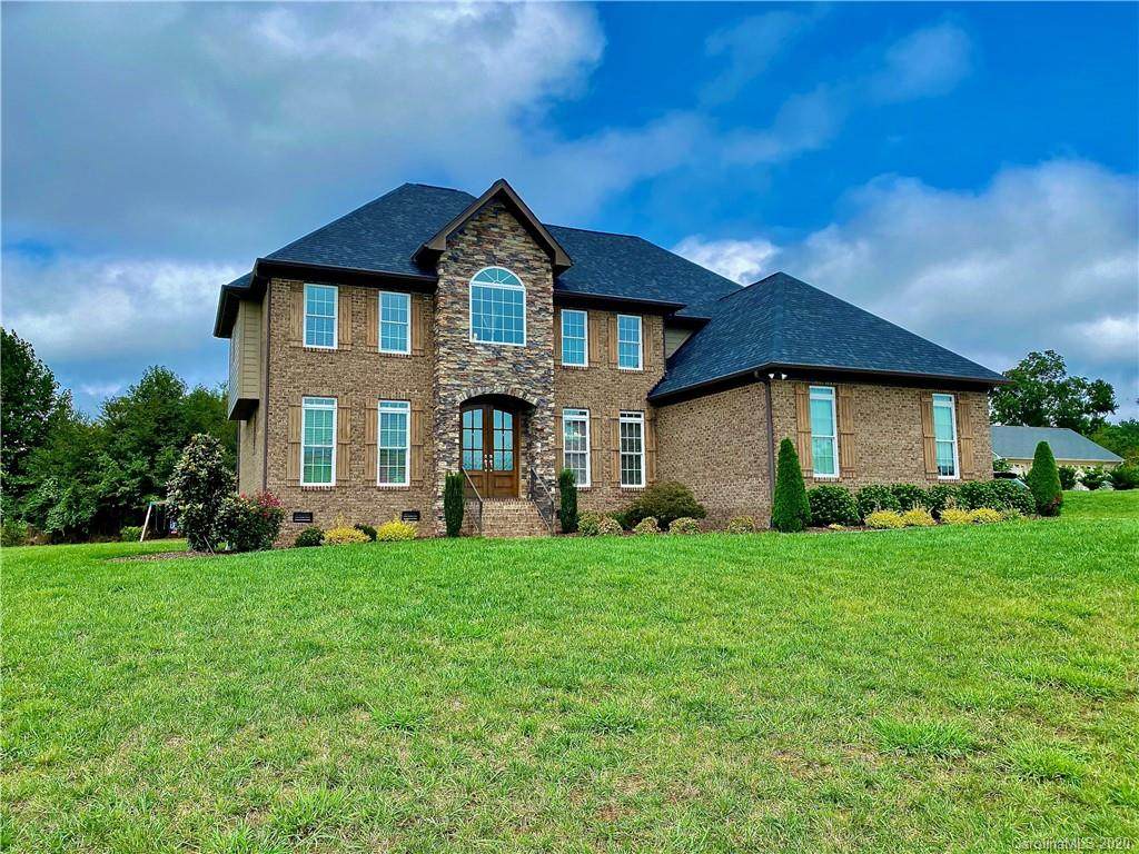 970 Cedar Hill Drive - Photo 1